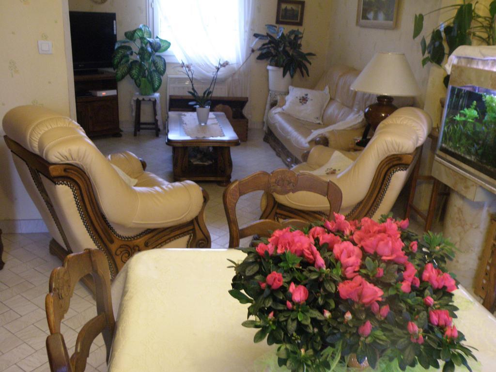 Chambres D'Hotes Le Pavillon Du Charme Cousances-les-Forges Luaran gambar