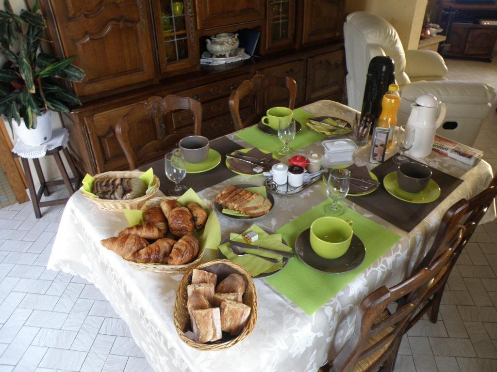 Chambres D'Hotes Le Pavillon Du Charme Cousances-les-Forges Luaran gambar